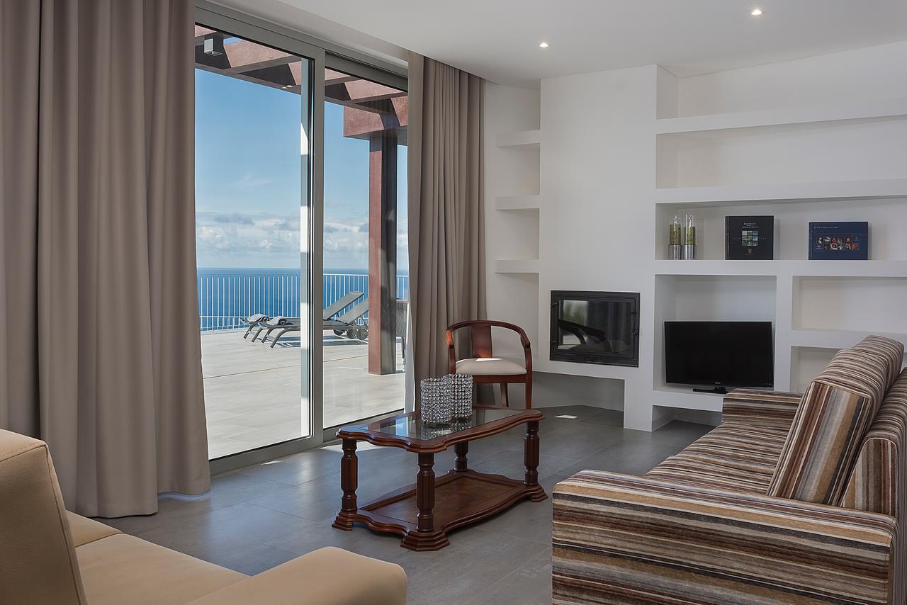 Ourmadeira - Cliffscape, Panoramic Seaviews Villa Estreito Da Calheta Exteriör bild